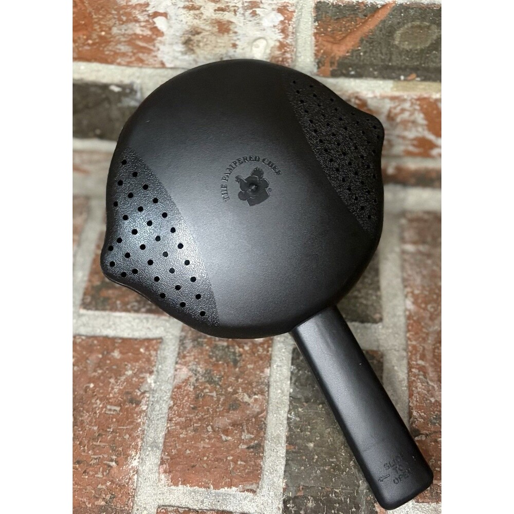 Pampered Chef Small Micro Cooker Microwave Steamer 4 Cup 1 Quart Black #2776